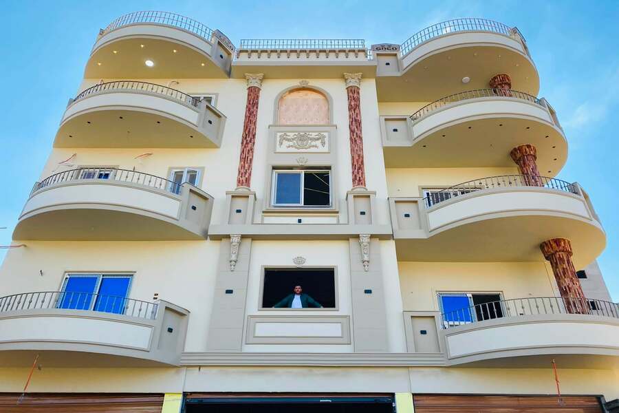 تجهيز واجهة الفيلا قبل تنفيذ اعمال الجبس في القاهرة